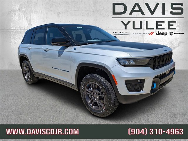 New 2025 Jeep Grand Cherokee Trailhawk w/ Luxury Tech Group III