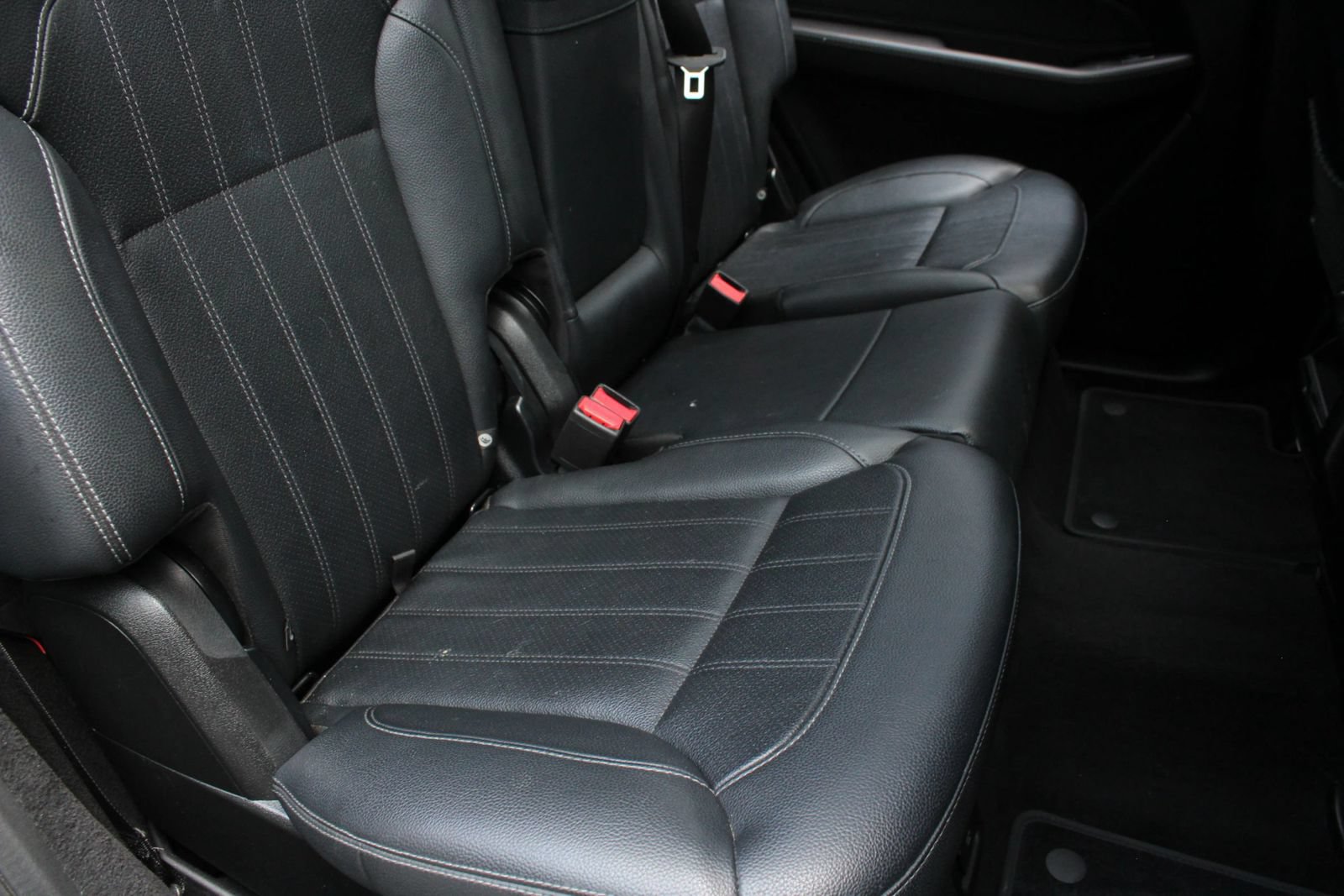 Used 2018 Mercedes-Benz GLS 450 4MATIC w/ Premium Package image 24
