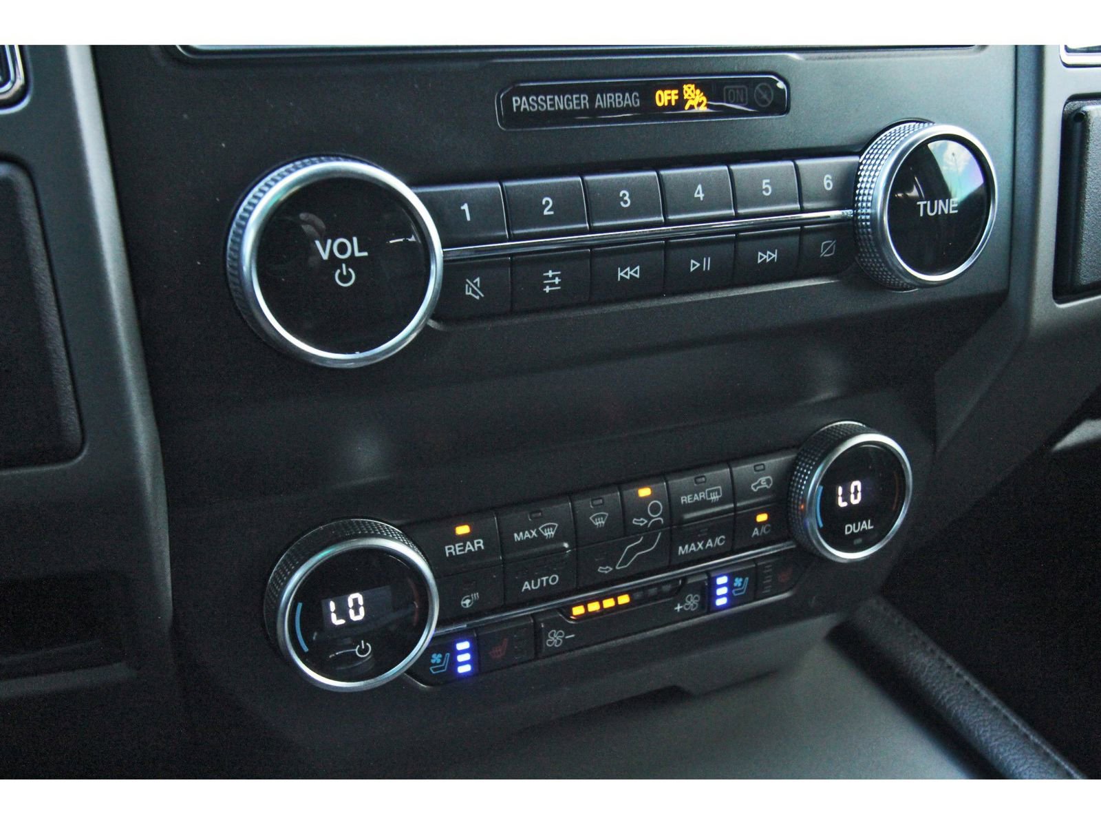 Used 2019 Ford Expedition XLT w/ Equipment Group 202A image 28