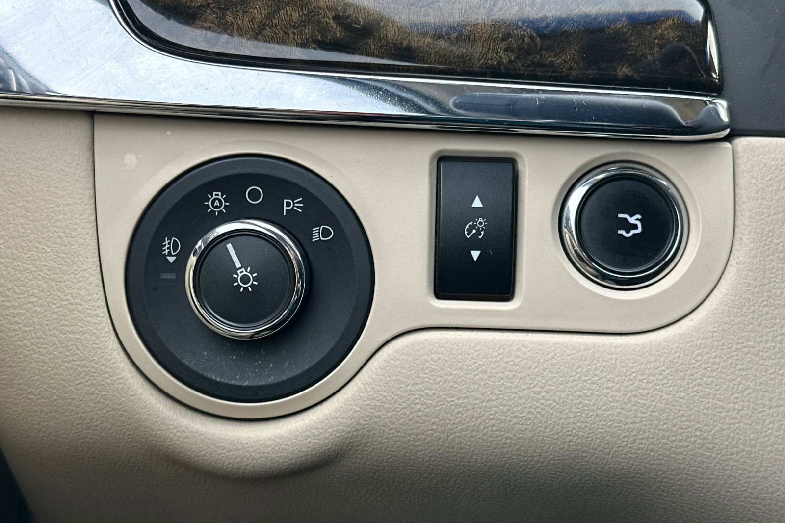 Used 2014 Lincoln MKS w/ Equipment Group 101A image 41