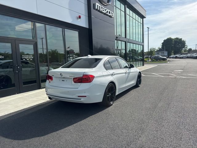 Used 2016 BMW 328i xDrive Sedan AWD/4WD image 3
