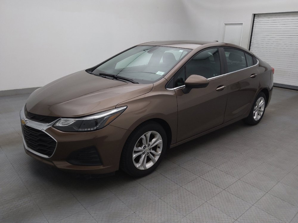 Used 2019 Chevrolet Cruze LT image 2
