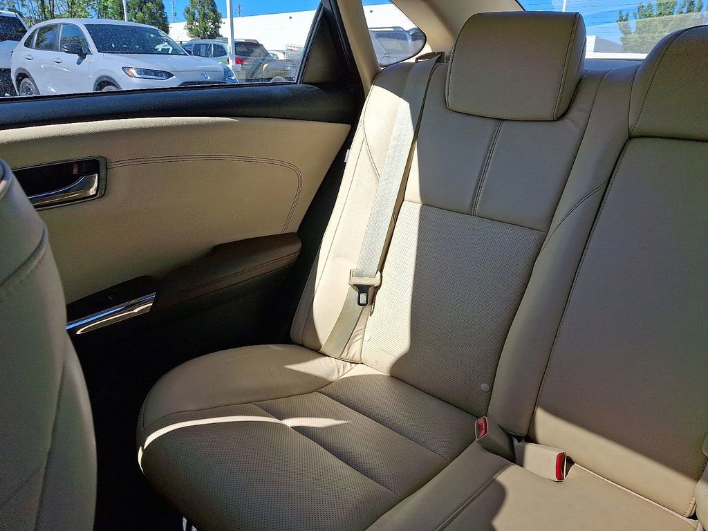 Used 2018 Toyota Avalon Limited w/ All Weather Liner Package FWD image 18