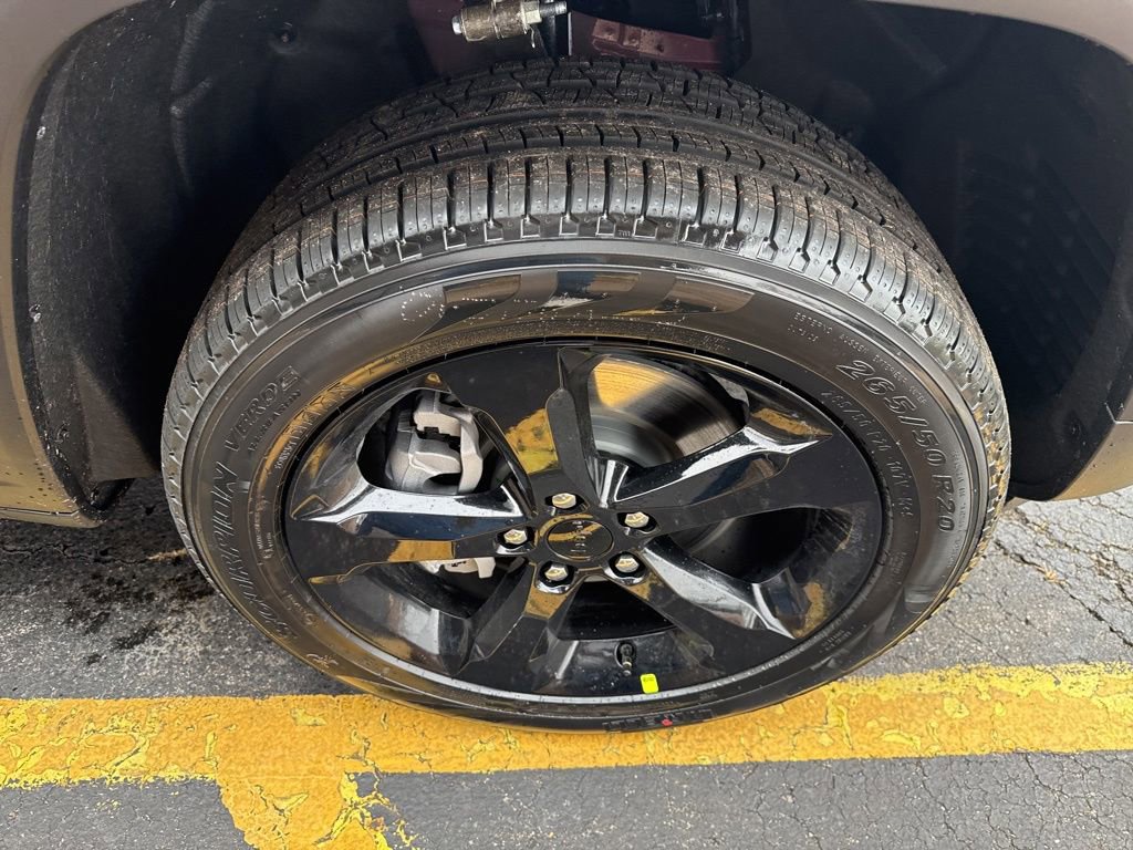 New 2025 Jeep Grand Cherokee L Limited w/ Black Appearance Package image 14