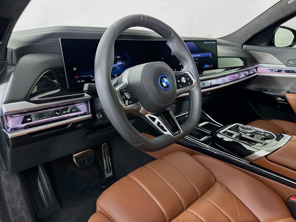 Used 2025 BMW i7 xDrive60 w/ Executive Package AWD/4WD image 9