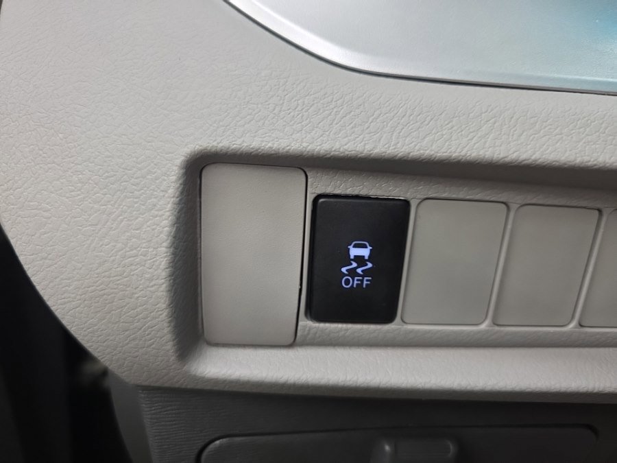 Used 2015 Toyota Sienna L FWD image 23