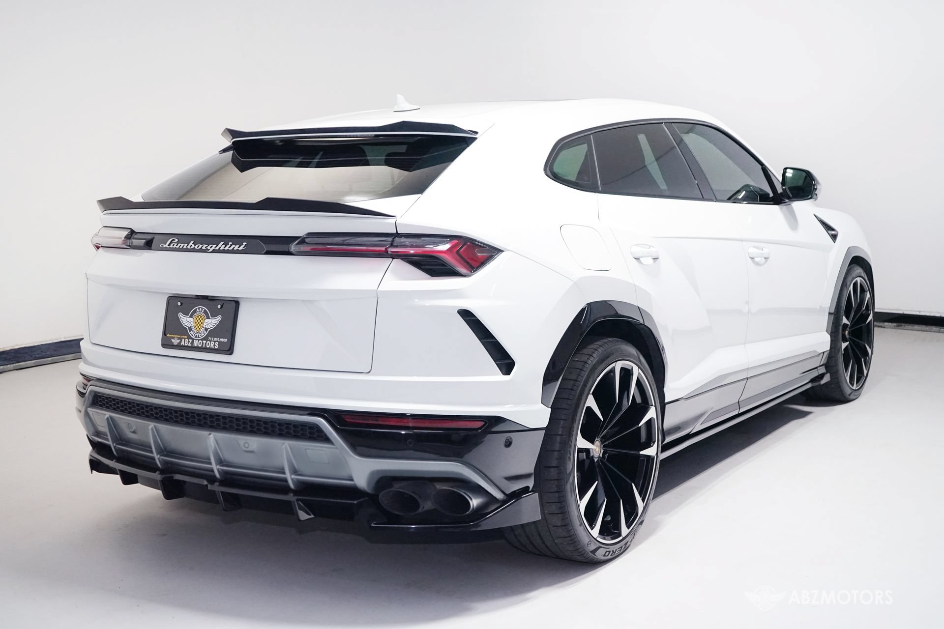 Used 2019 Lamborghini Urus AWD/4WD image 6