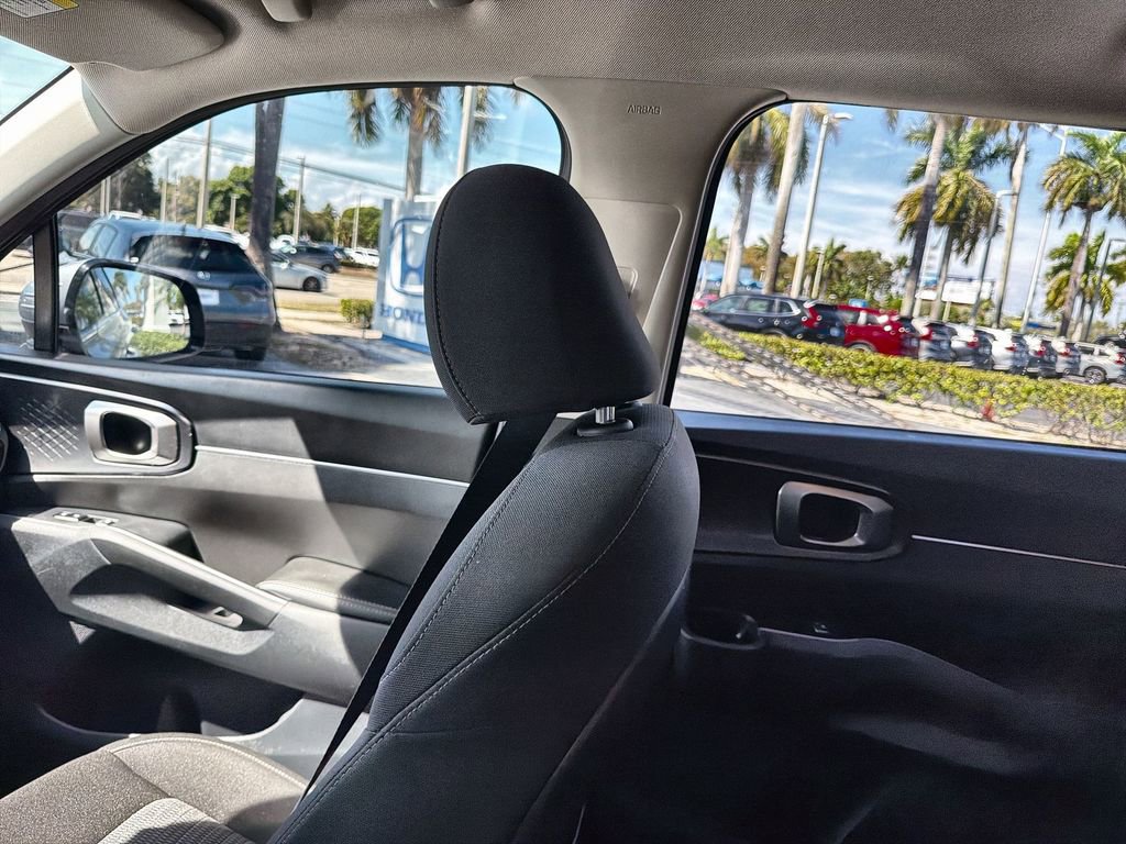 Used 2023 Kia Sorento LX image 12