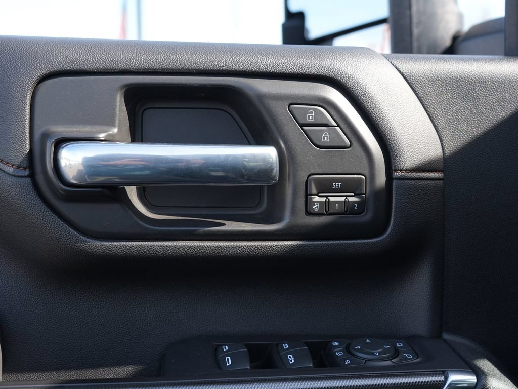 Used 2020 GMC Sierra 3500 AT4 w/ AT4 Premium Package AWD/4WD image 17