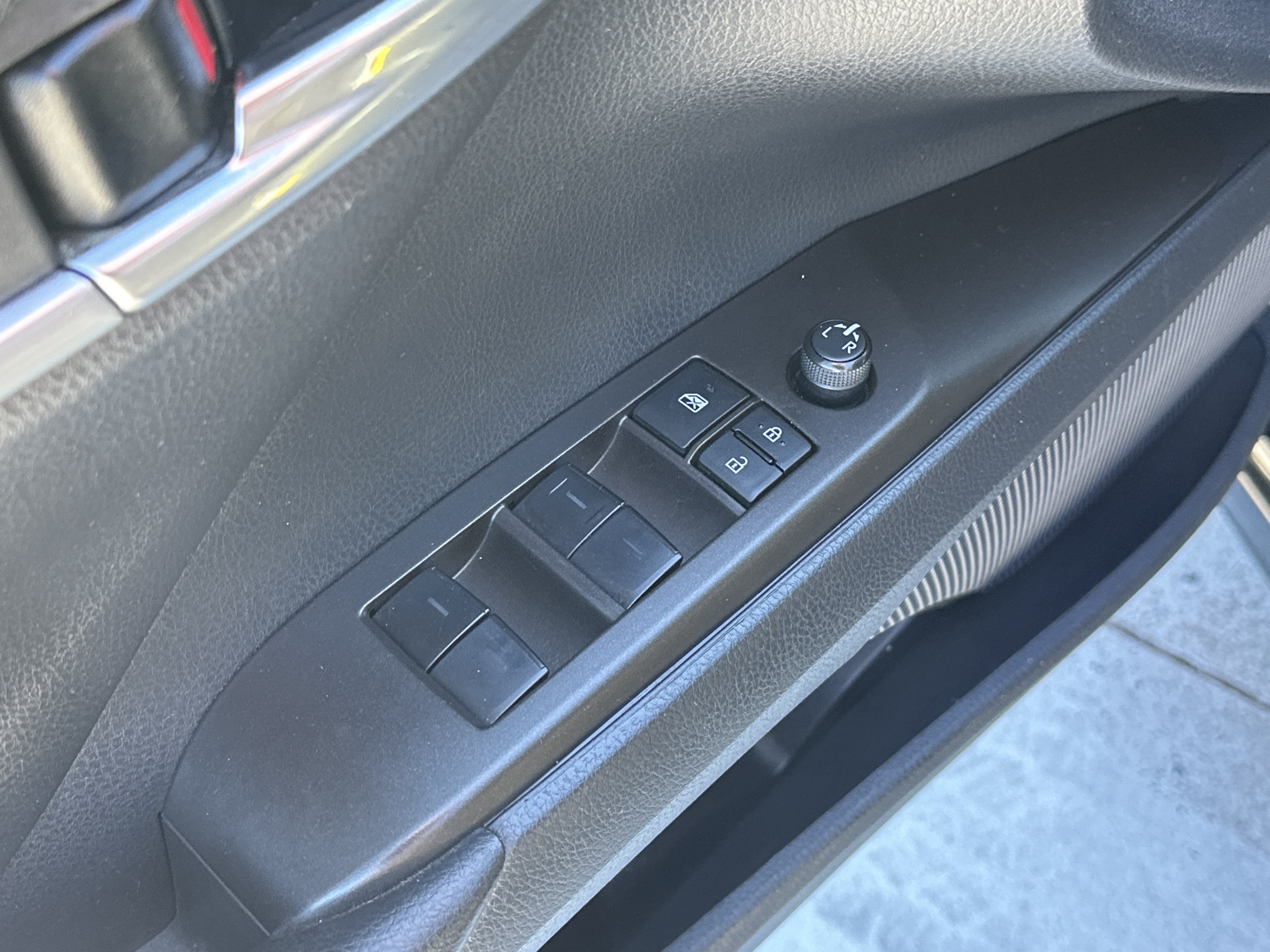 Used 2023 Toyota Camry SE FWD image 15