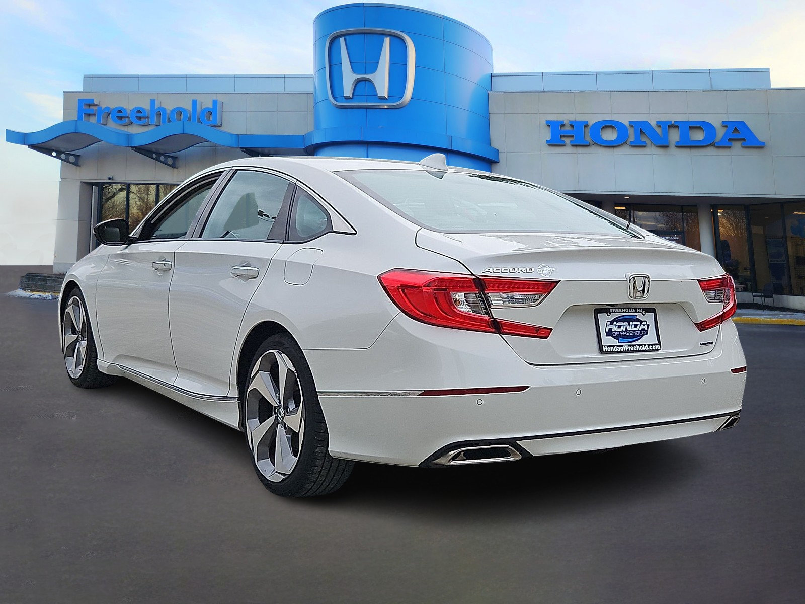 Used 2018 Honda Accord Touring image 5