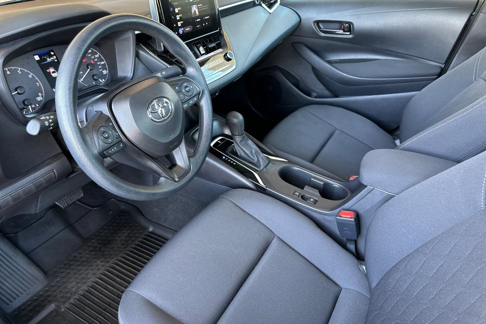 Used 2025 Toyota Corolla LE image 10