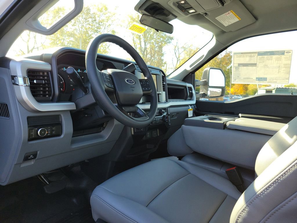 New 2026 Ford F550 4x4 Regular Cab Super Duty image 17