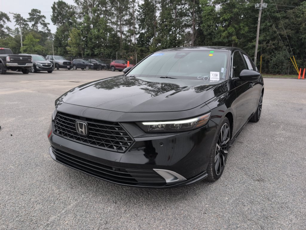 Used 2023 Honda Accord Touring image 4