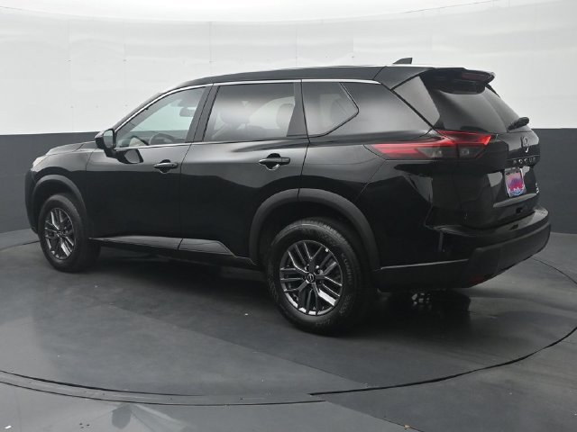 Used 2026 Nissan Rogue SV FWD image 5