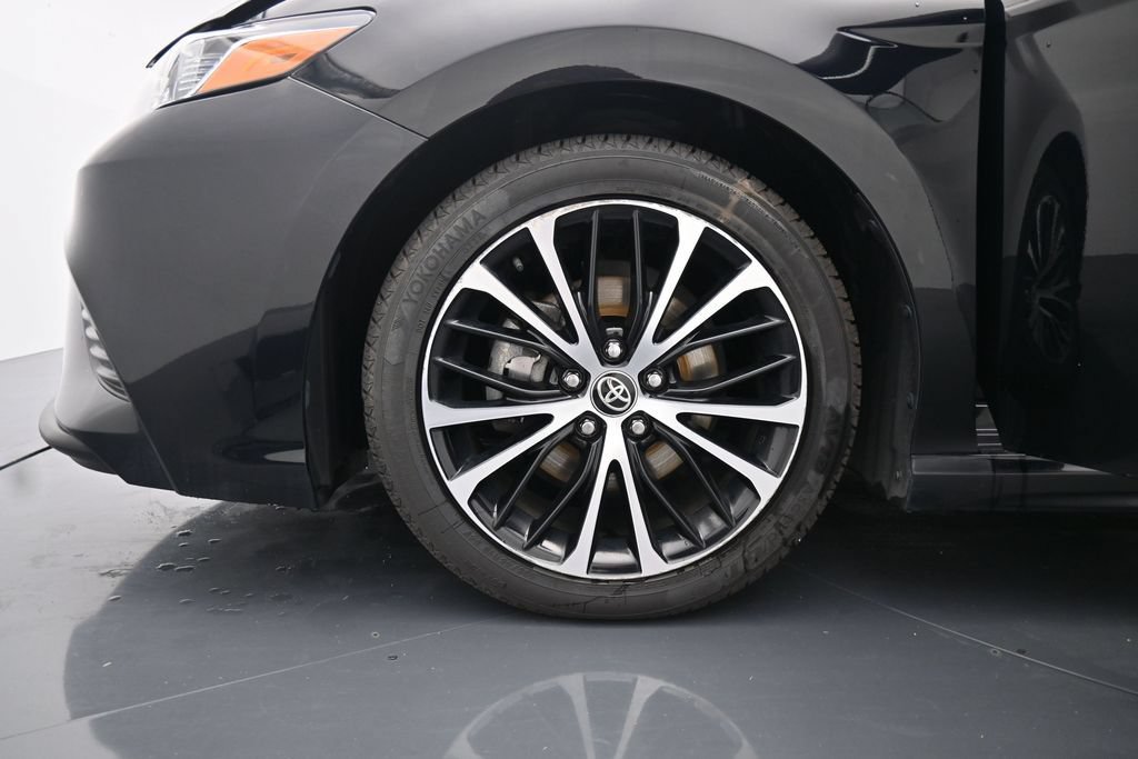 Used 2020 Toyota Camry SE w/ Audio Package FWD image 18