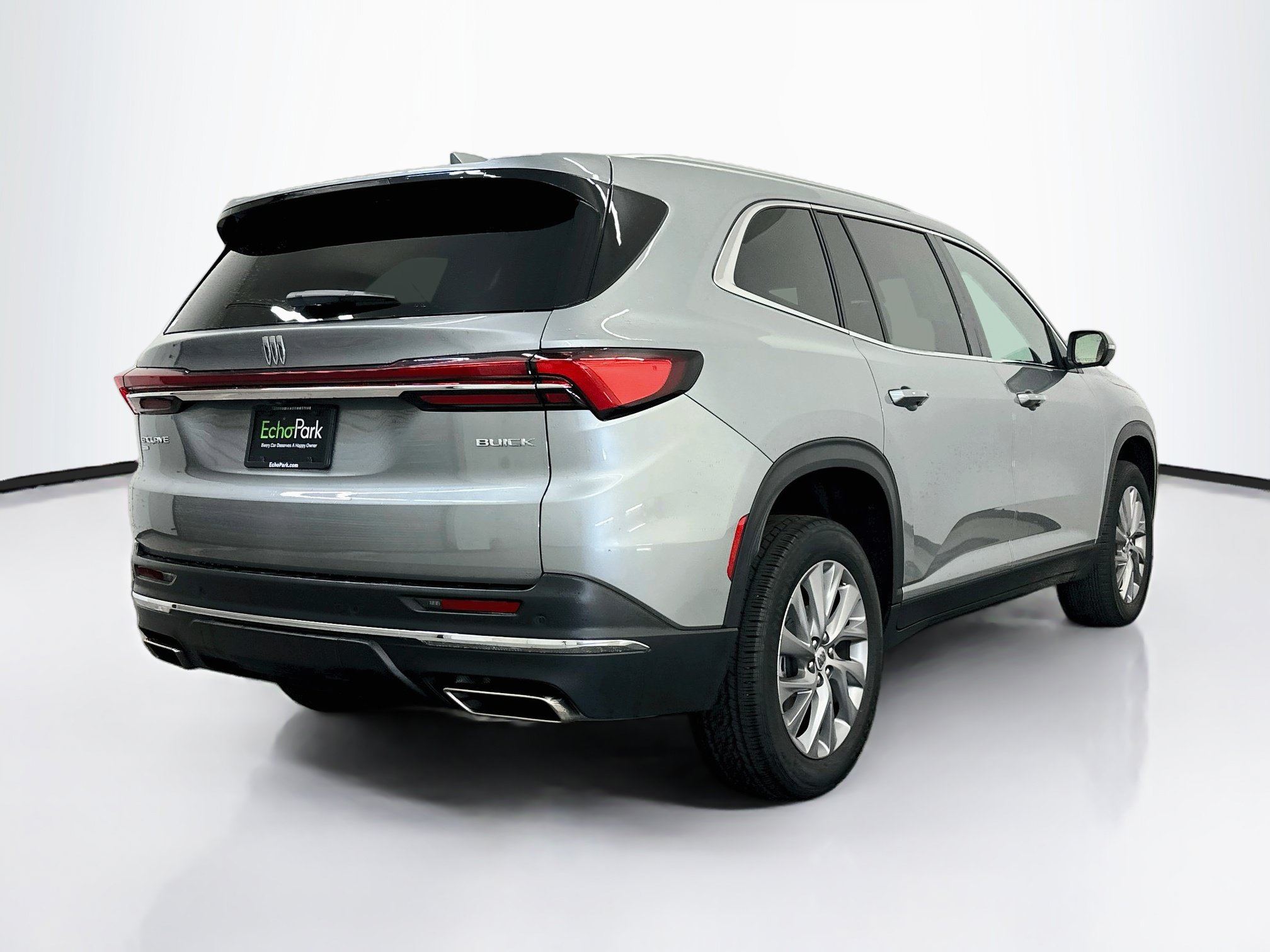 Used 2025 Buick Enclave Preferred AWD/4WD image 9