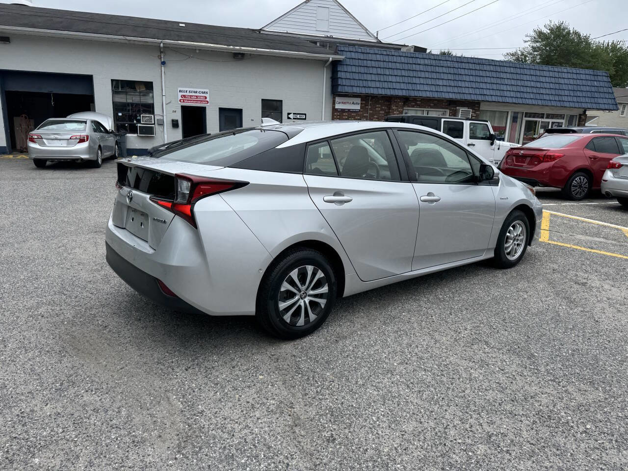 Used 2019 Toyota Prius LE AWD/4WD image 12