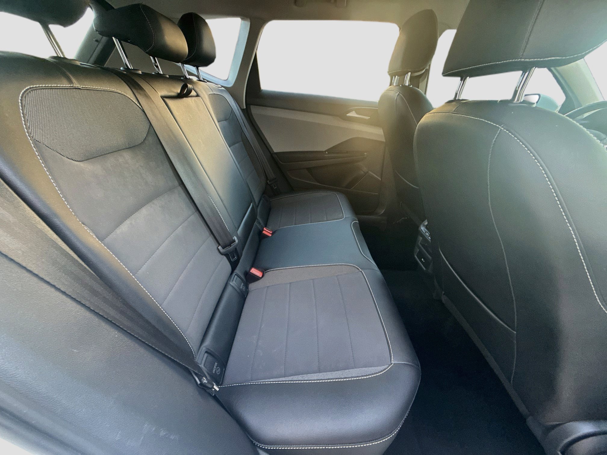 Certified 2022 Volkswagen Taos SE FWD image 28