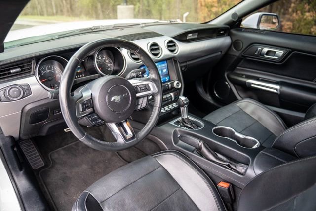 Used 2018 Ford Mustang Premium RWD image 21