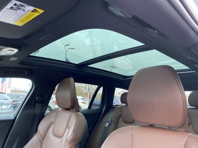 Used 2021 Volvo V60 T5 Cross Country w/ Climate Package image 13