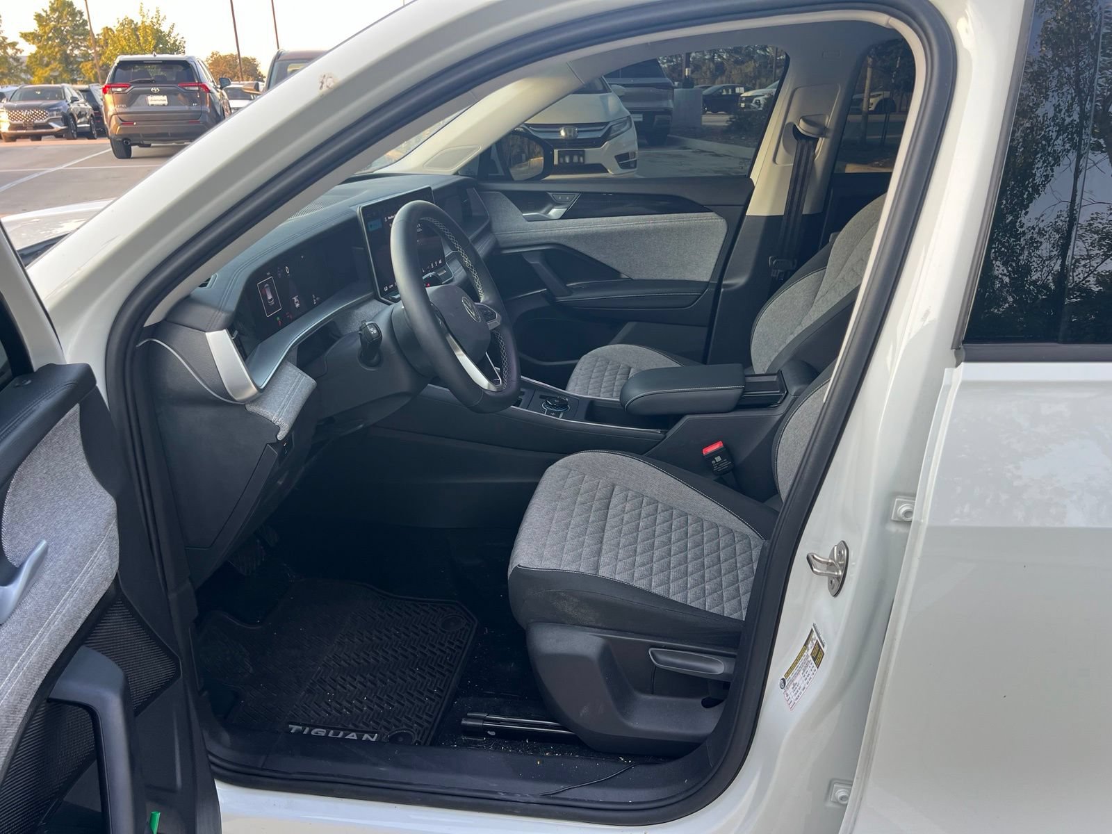Used 2026 Volkswagen Tiguan S FWD image 22