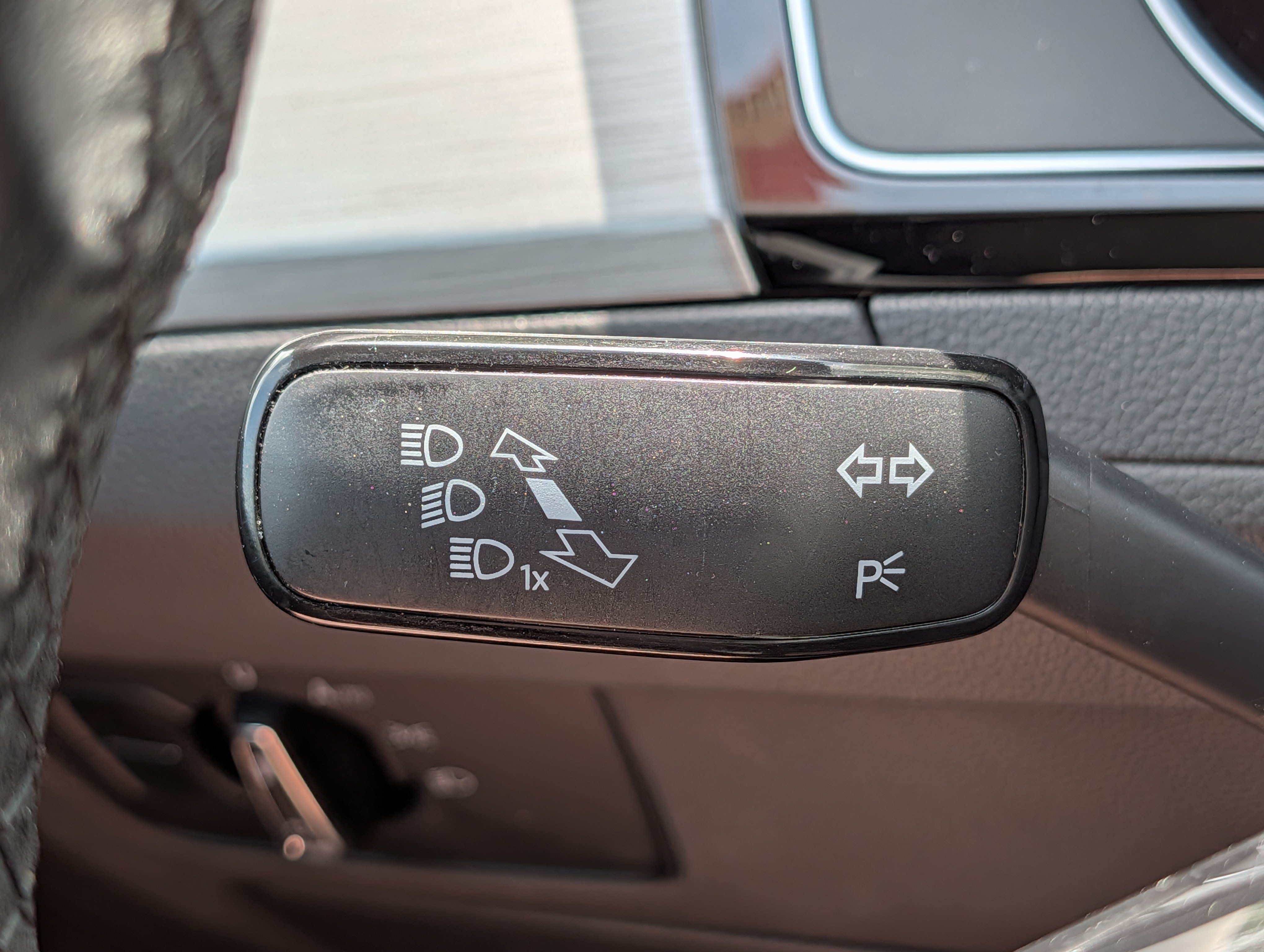 Used 2019 Volkswagen Arteon SE AWD/4WD image 30