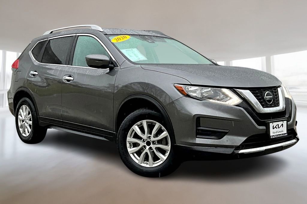 Used 2020 Nissan Rogue SV image 3
