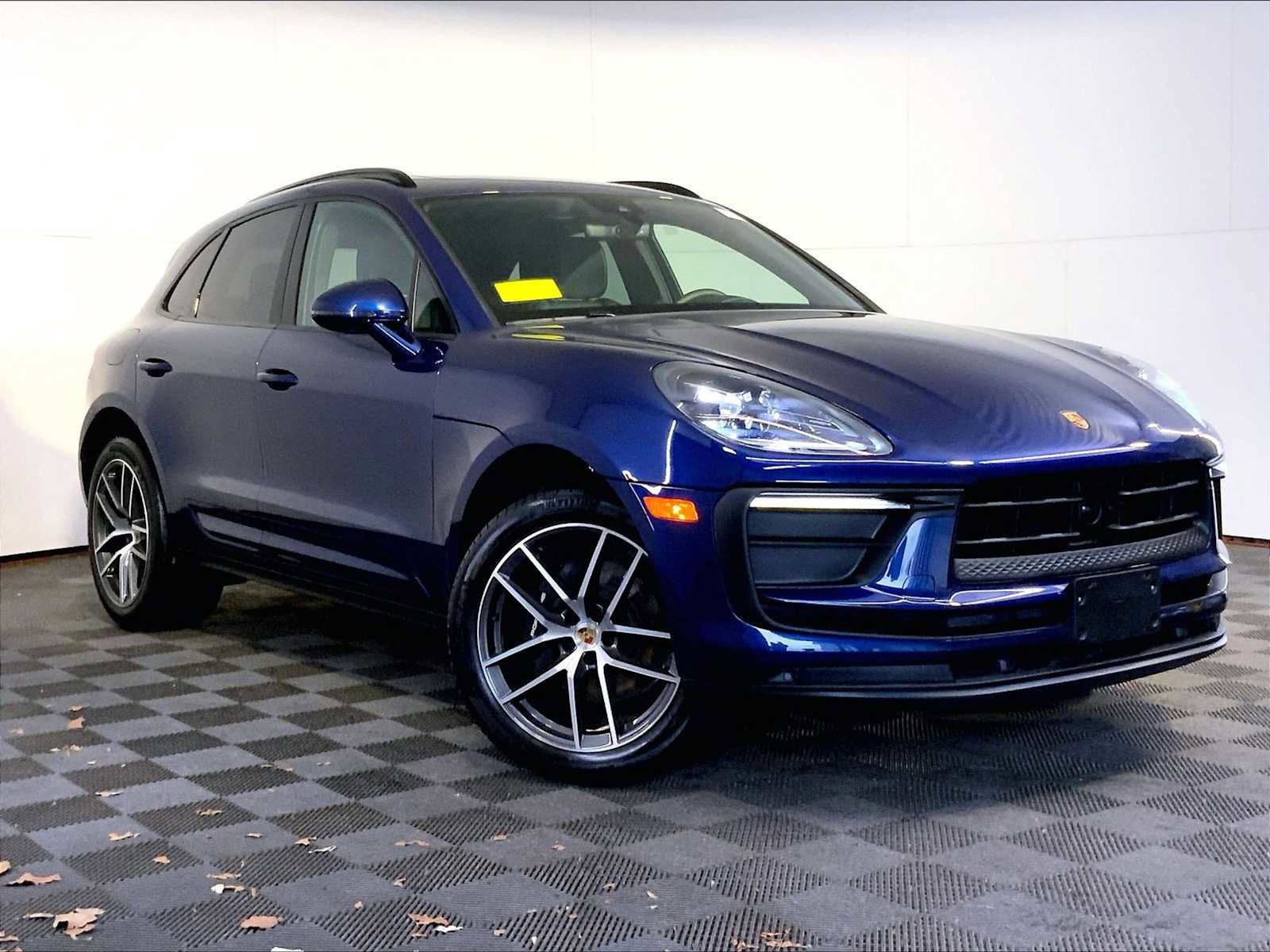 Certified 2025 Porsche Macan image 9