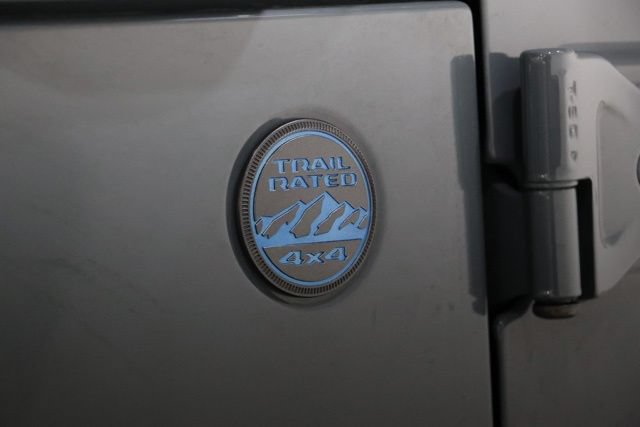 Used 2024 Jeep Wrangler Unlimited AWD/4WD image 11