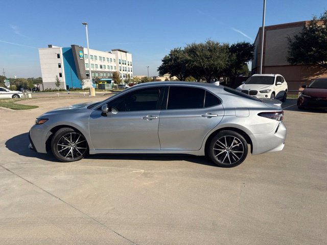 Used 2023 Toyota Camry SE FWD image 6