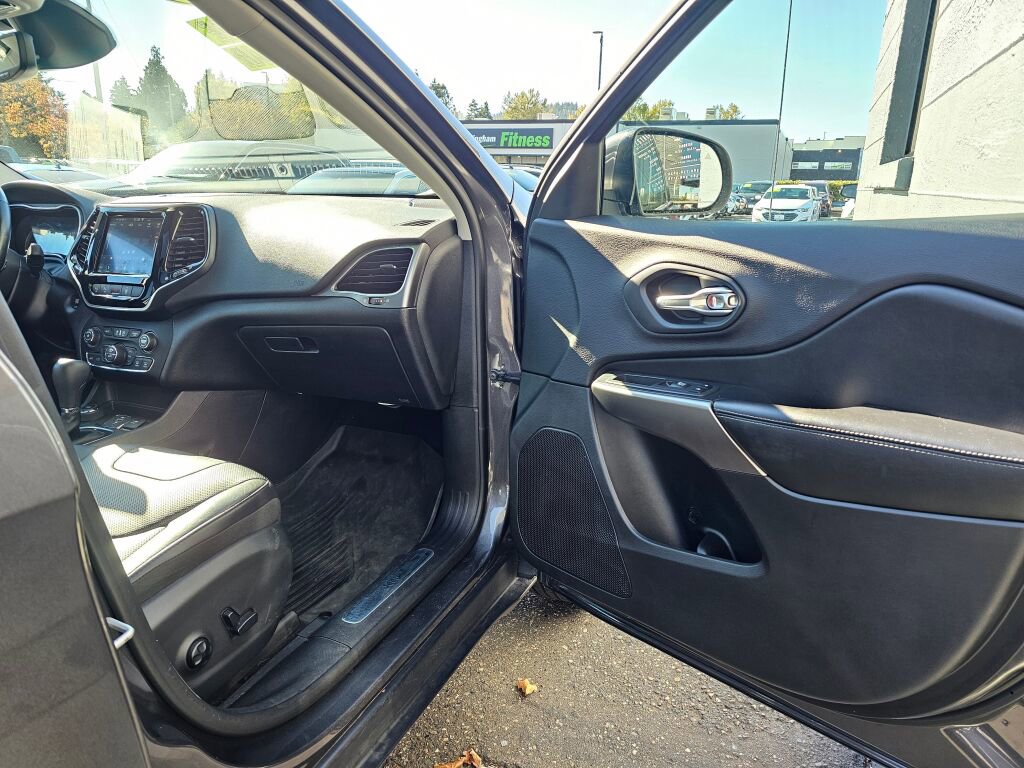 Used 2019 Jeep Cherokee Limited w/ Luxury Group image 10