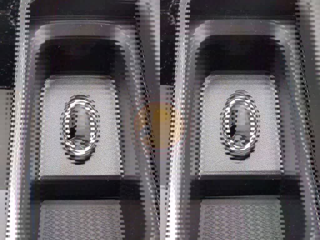 New 2026 Volvo XC60 B5 Plus w/ Protection Package Premier image 31