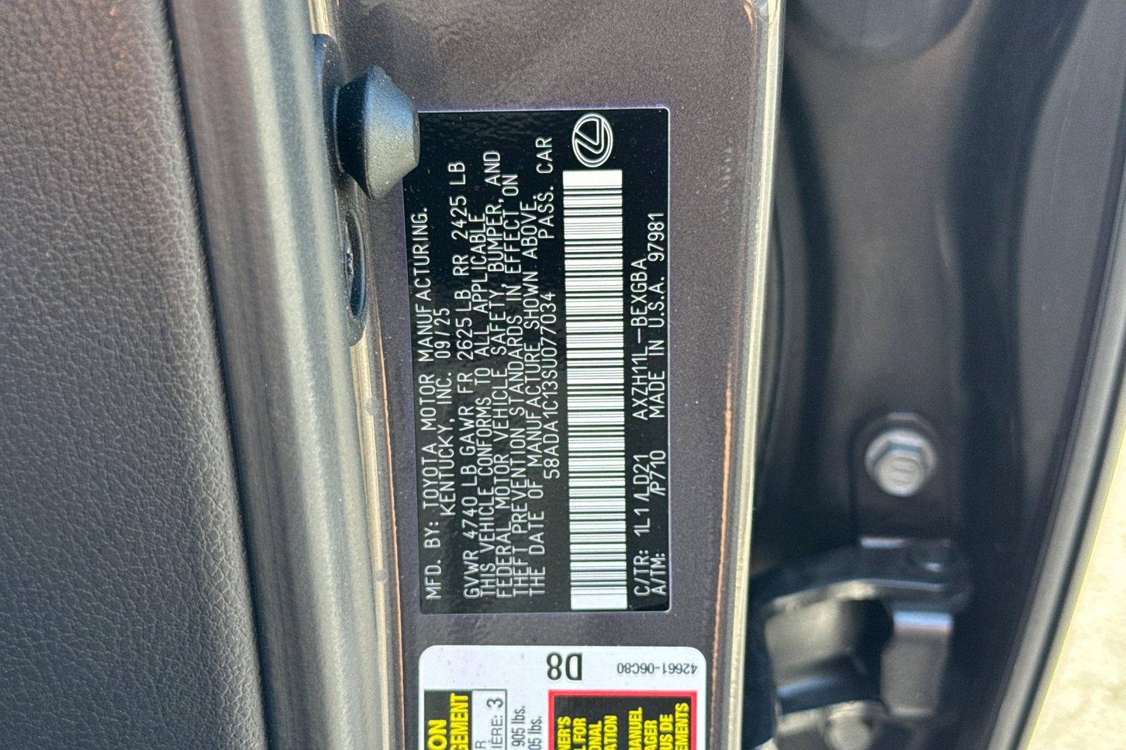 Certified 2025 Lexus ES 300h w/ Premium Package FWD image 40