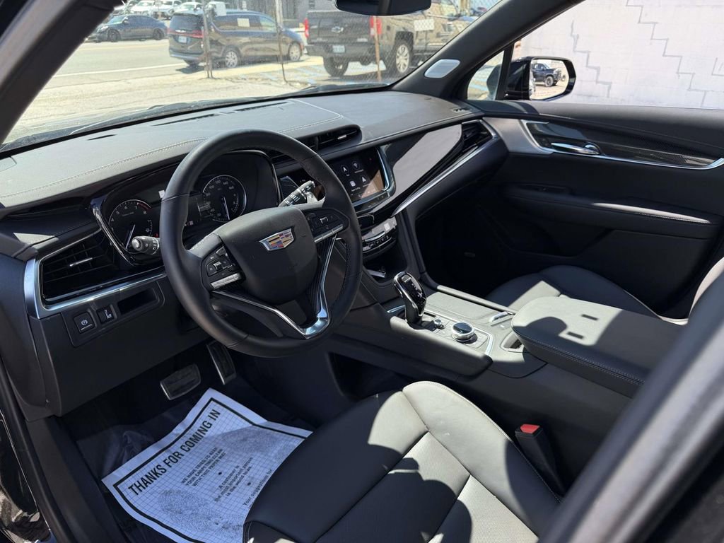 Used 2025 Cadillac XT6 Sport w/ LPO, Floor Liner Package image 22