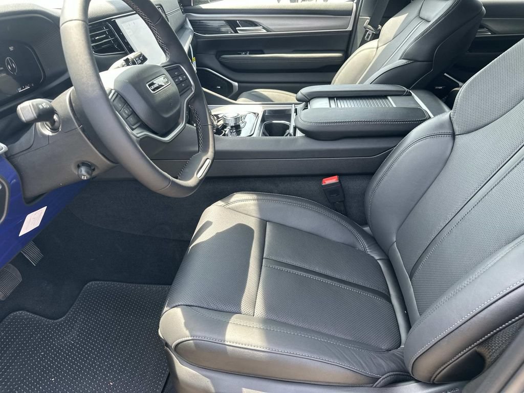 New 2026 Jeep Grand Wagoneer Limited w/ 8-Passenger Seating Package AWD/4WD image 17