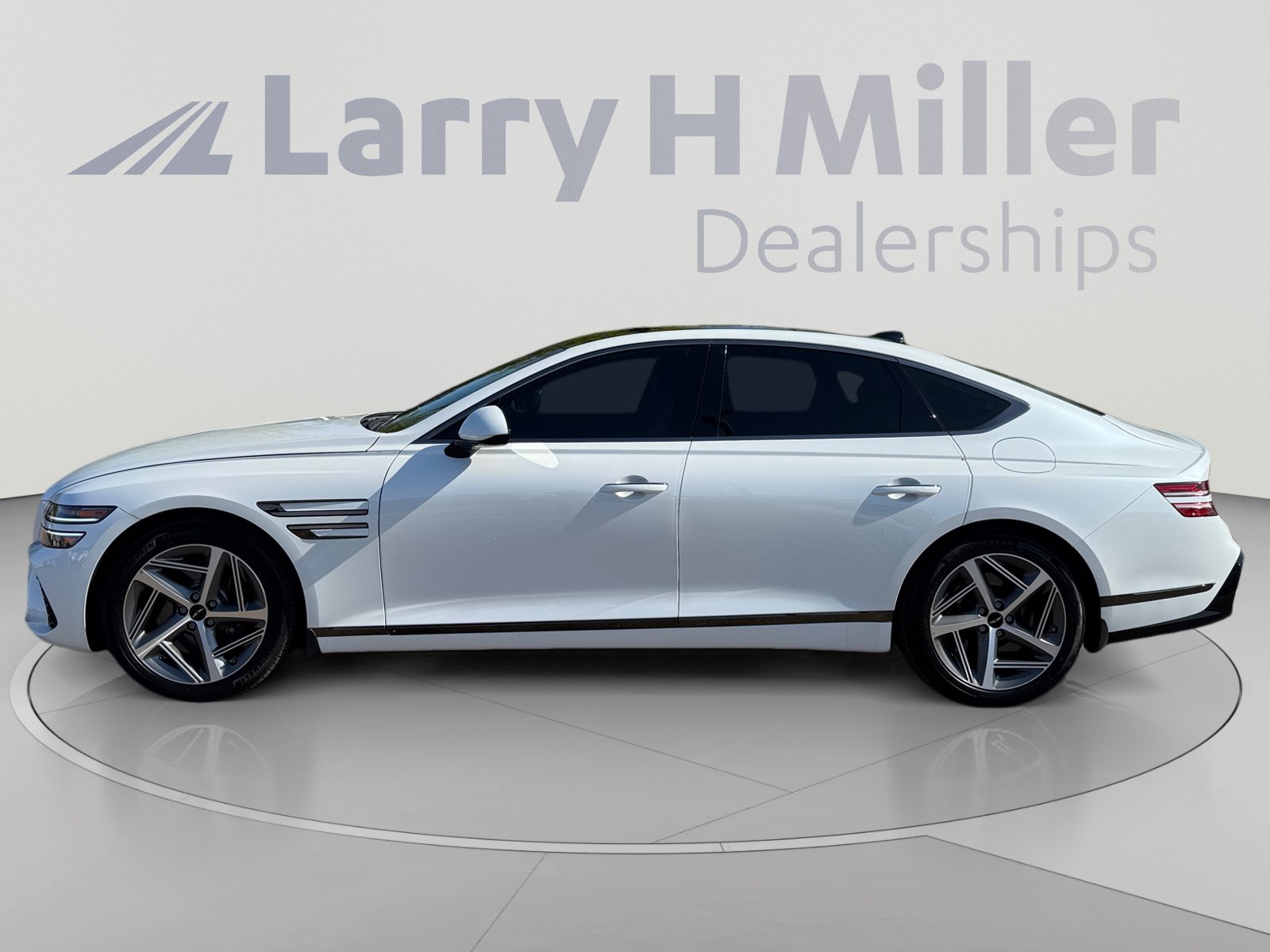 Used 2025 Genesis G80 3.5T Sport AWD/4WD image 2
