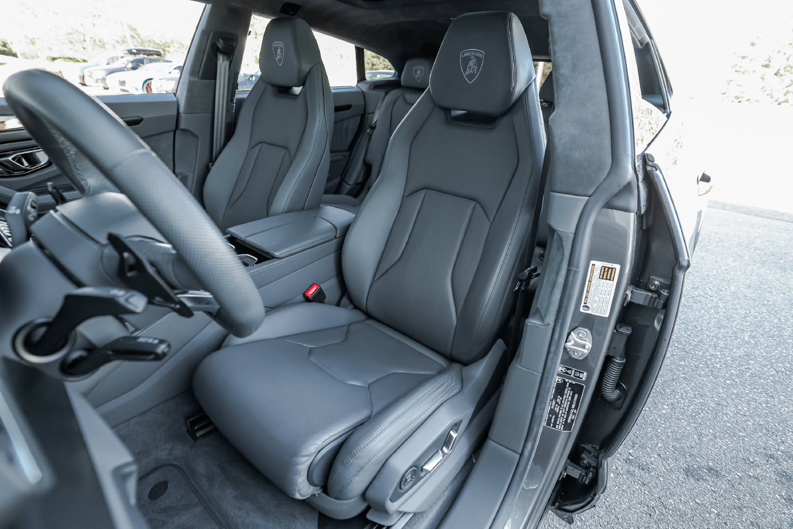 Used 2021 Lamborghini Urus AWD/4WD image 25