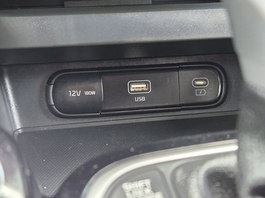 Certified 2025 Kia Soul S FWD image 22
