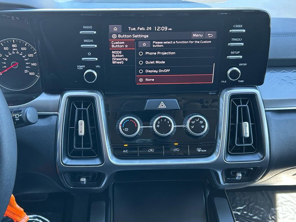 Used 2023 Kia Sorento LX image 19