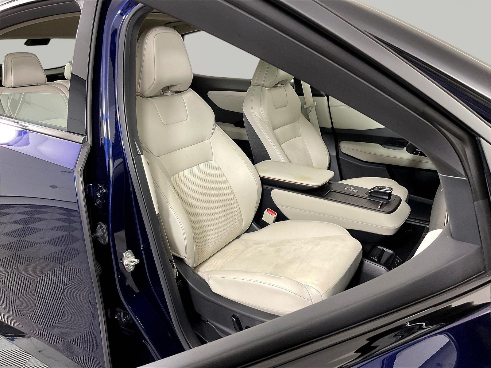 Certified 2023 Nissan Ariya AWD image 29