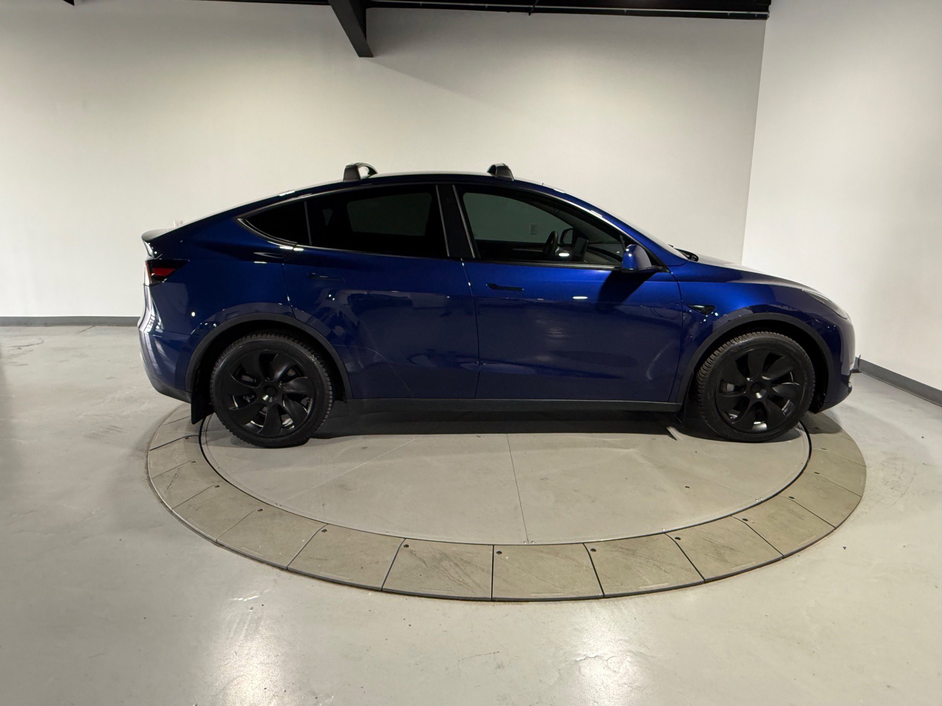 Used 2023 Tesla Model Y Long Range image 20