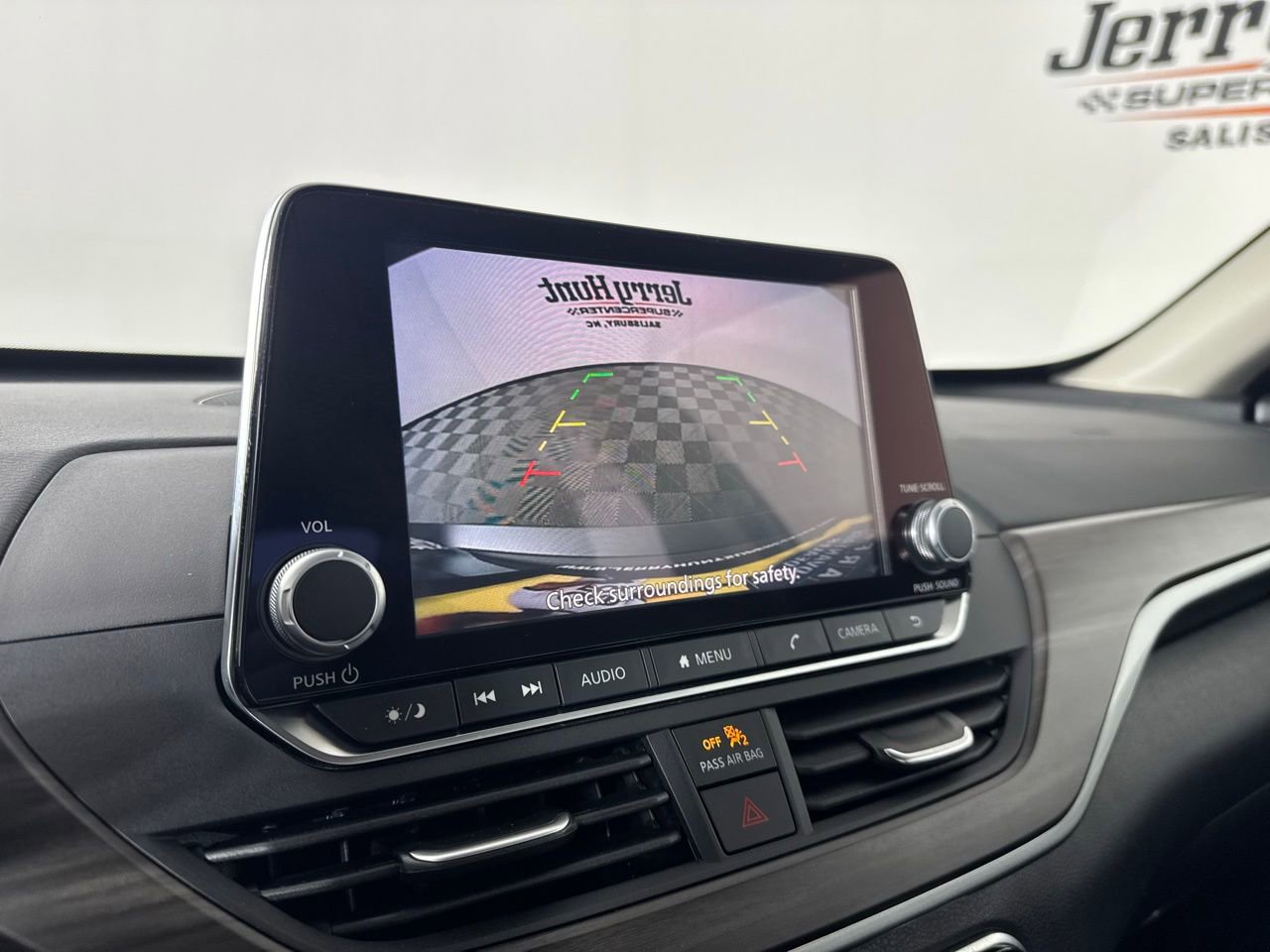 Used 2025 Nissan Altima 2.5 SV FWD image 3