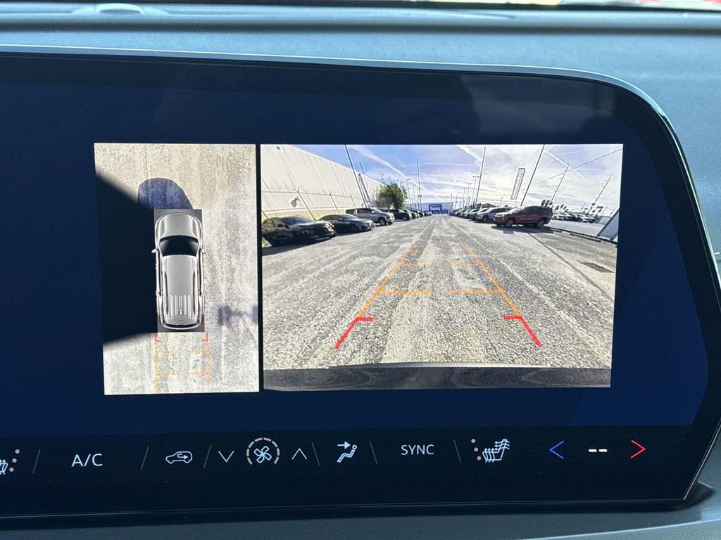 New 2026 Chevrolet Traverse LT w/ Driver Confidence Package image 26