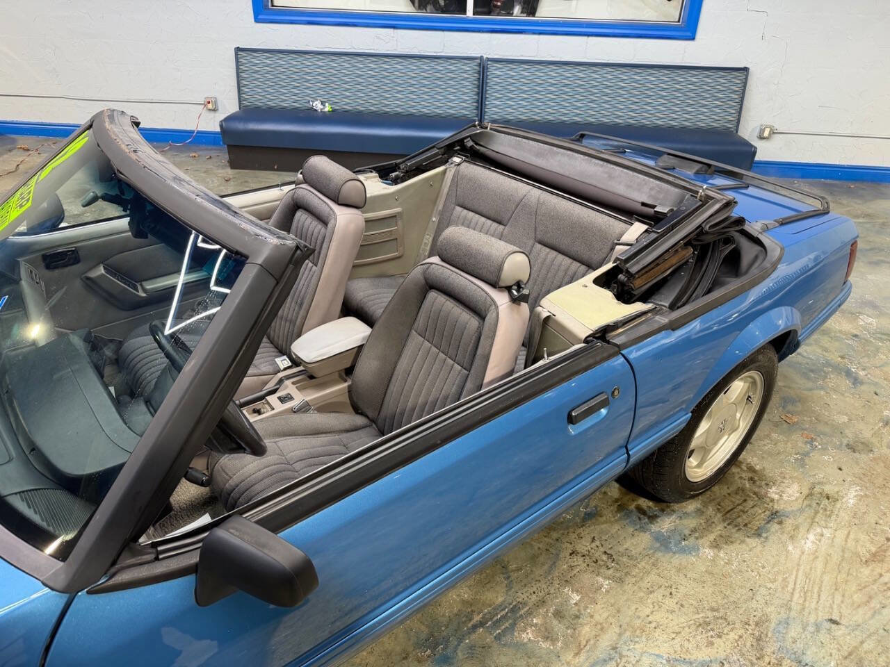 Used 1992 Ford Mustang LX image 25