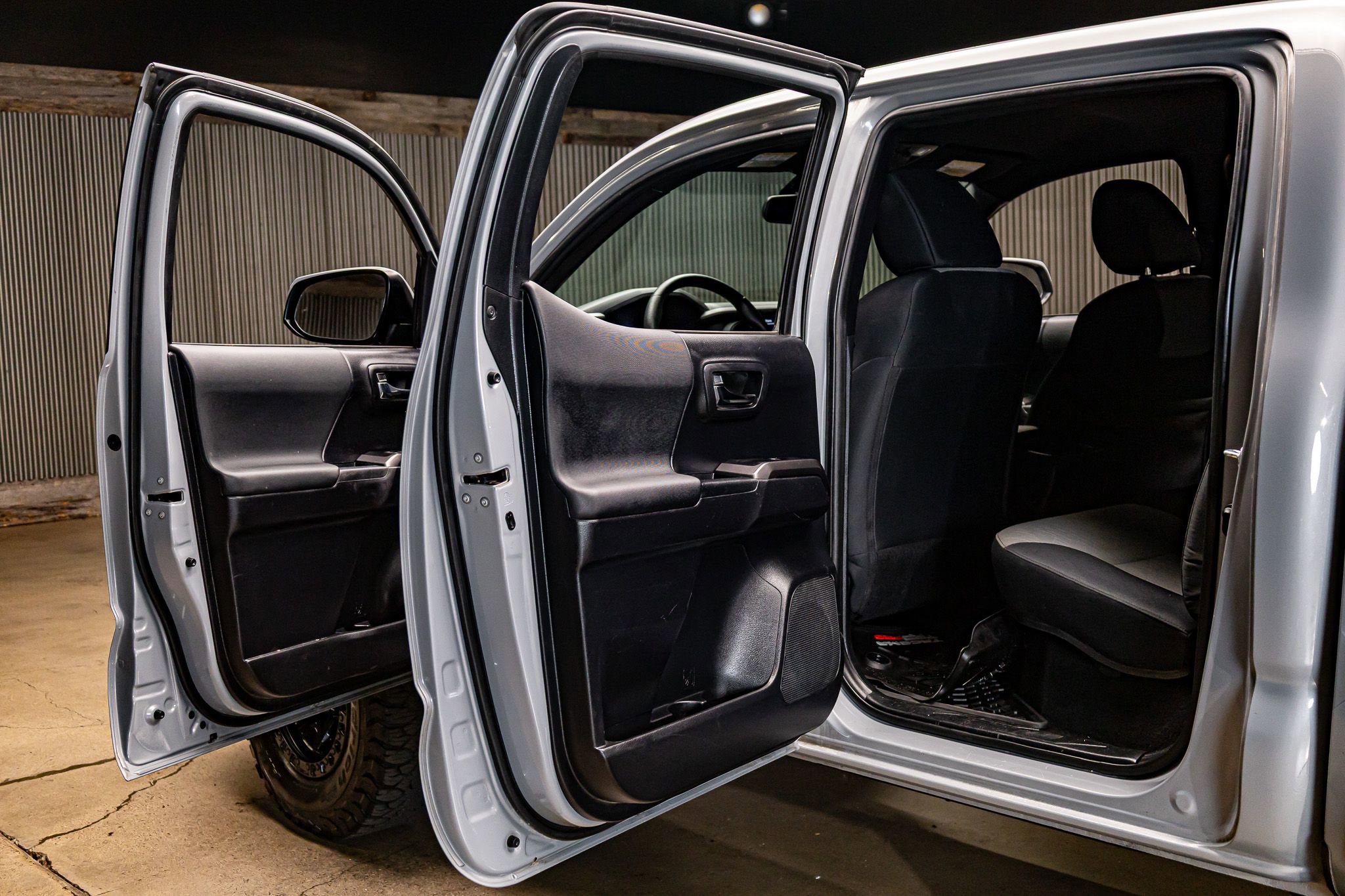 Used 2021 Toyota Tacoma TRD Sport w/ Technology Package image 28