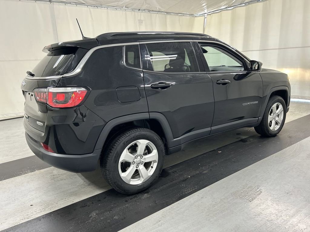 Used 2019 Jeep Compass Latitude w/ Popular Equipment Group AWD/4WD image 2