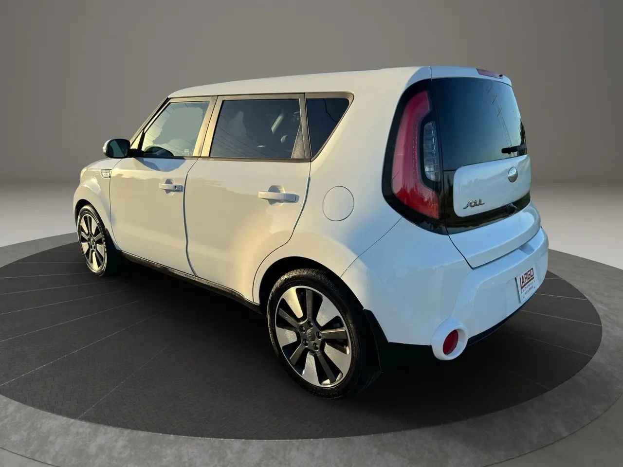 Used 2014 Kia Soul ! FWD image 6