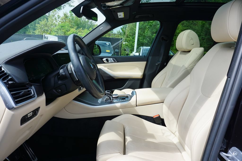 Used 2022 BMW X5 sDrive40i w/ M Sport Package RWD image 11