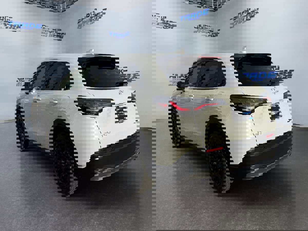 Used 2023 Honda HR-V Sport image 7